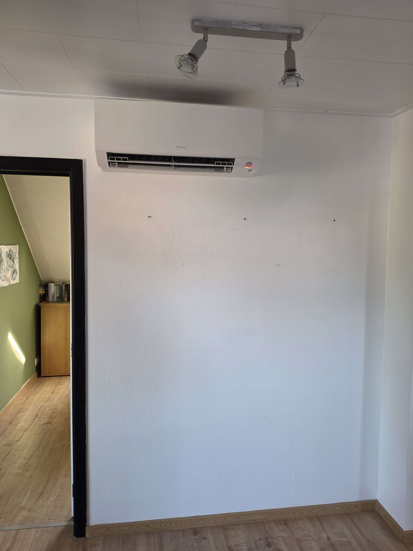 Daikin Comfora-binnenunit in een slaapkamer